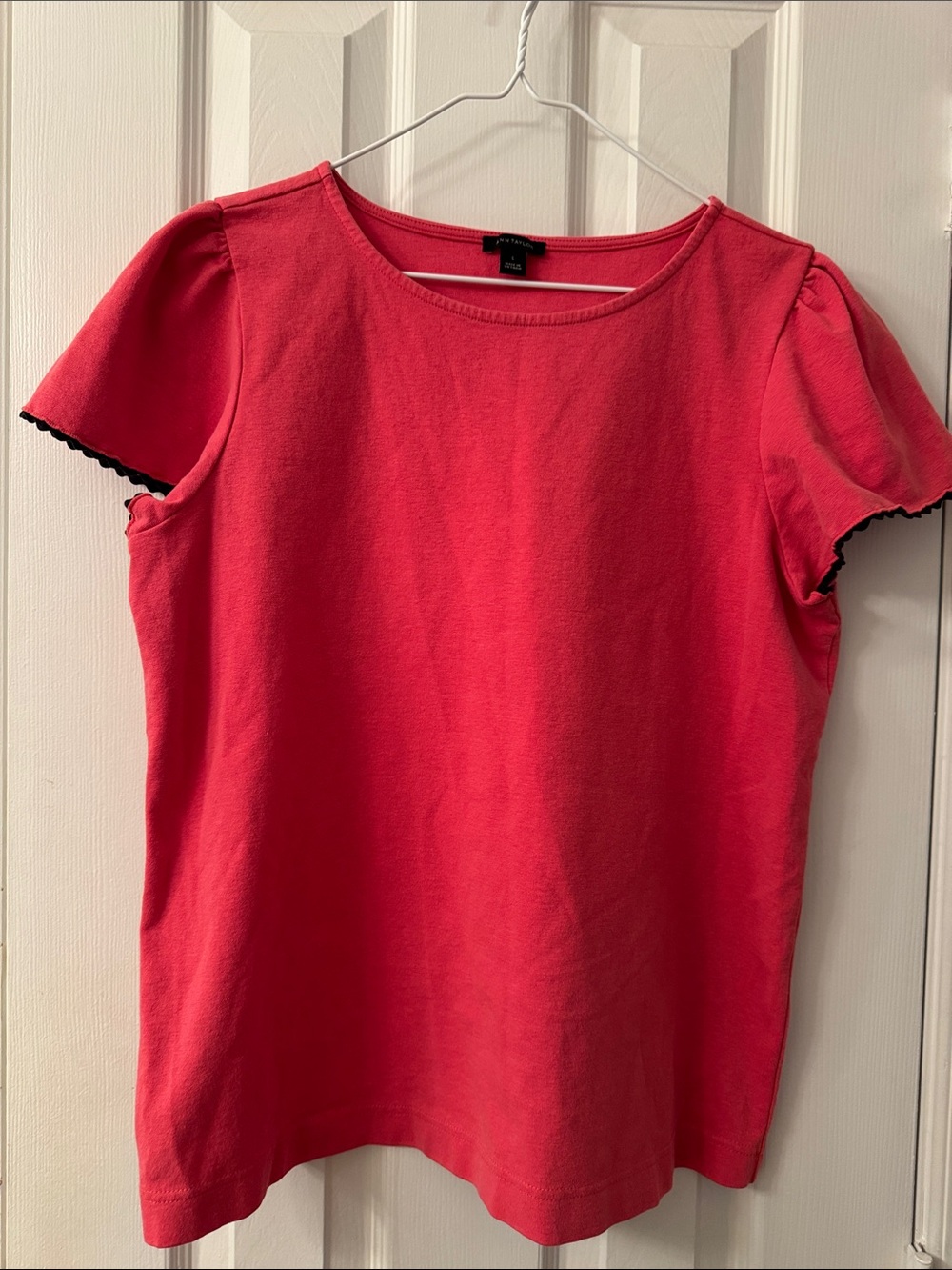 Ann Taylor Coral Pink Short Sleeve Tee with Black Trim